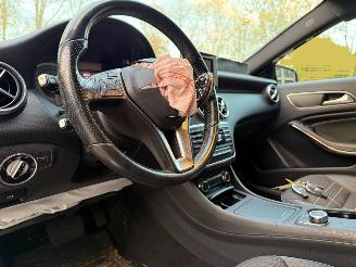 Mercedes A-klasse 200 Ambition Automaat Navi picture 8