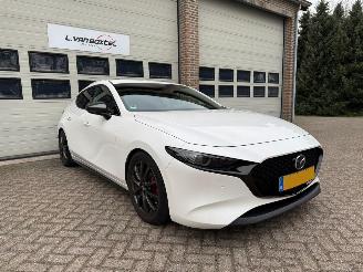 skadebil auto Mazda 3 2.0 e-Skyactiv-G M 122 Luxury Navi Clima Cruise Leder 2019/10