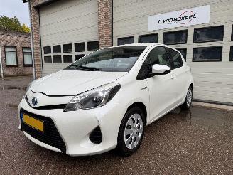 škoda osobní automobily Toyota Yaris 1.5 Full Hybrid Aspiration Automaat Navi Clima 92628 Km ! 2013/7