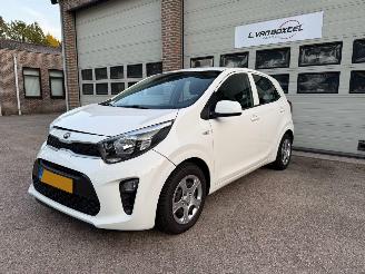 krockskadad bil auto Kia Picanto 1.0 CVVT EconomyPlusline Airco NAP ! 2018/1