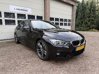 Vaurioauto  passenger cars BMW 3-serie 320i M-Sport Automaat Leder NAP ! 2017/8