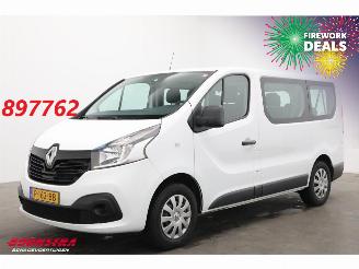 krockskadad bil bedrijf Renault Trafic Passenger 1.6 dCi Expression 9-Persoons Airco Bluetooth 2017/10