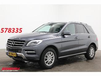 Vaurioauto  passenger cars Mercedes M-klasse ML 350 BlueTEC Aut. H/K Cruise Camera AHK SHZ Elek. Stoelen Leder 2015/8