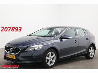 Voiture accidenté Volvo V-40 2.0 D4 Momentum Business Navi Clima Cruise PDC 2014/12