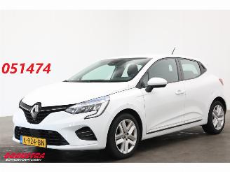 Vaurioauto  passenger cars Renault Clio 1.0 TCe Zen LED Bluetooth Airco Cruise PDC 2020/11