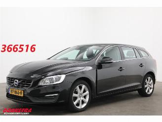 Vaurioauto  passenger cars Volvo V-60 1.5 T2 Aut. Polar+ BiXenon Navi Clima Cruise SHZ PDC 152.278 km! 2017/4