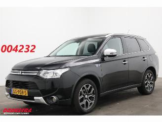 krockskadad bil auto Mitsubishi Outlander 2.0 PHEV Limited Edition X-Line Glasdak Camera Leder SHZ AHK 2015/5