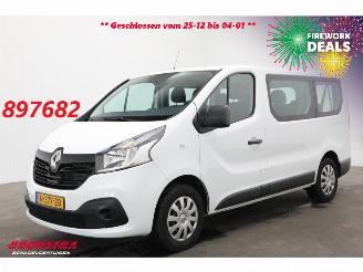 krockskadad bil bedrijf Renault Trafic Passenger 1.6 dCi Expression Energy 9-Pers. Airco 2017/10