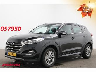 skadebil auto Hyundai Tucson 1.6 GDi Comfort Navi Clima Cruise Camera SHZ PDC AHK 2015/10