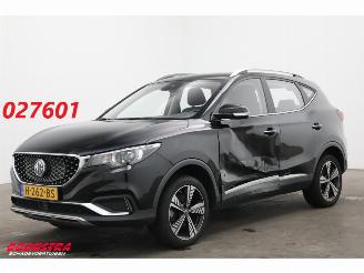 krockskadad bil auto MG ZS EV Luxury 45 kWh ACC Pano Leder Navi Clima Camera 2019/12
