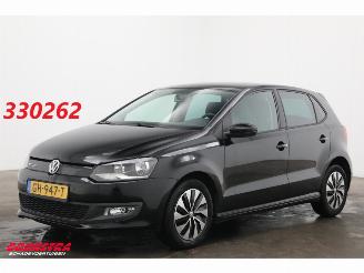 Schadeauto Volkswagen Polo 1.4 TDI BlueMotion Navi Airco Cruise PDC AHK 2015/6