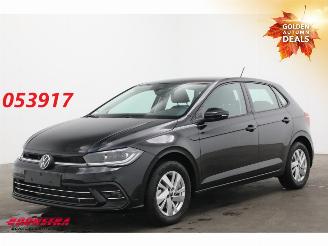 Volkswagen Polo 1.0 TSI DSG Highline LED Apple/Android Camera 1.604 km! picture 1
