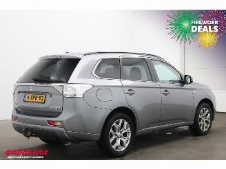 Mitsubishi Outlander 2.0 PHEV Instyle Schuifdak Leder Navi Clima Cruise Camera SHZ AHK picture 3