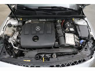 Mercedes A-klasse 180 d 7G-Tronic AMG Pano LED Memory Camera SHZ 45.179 km! picture 9
