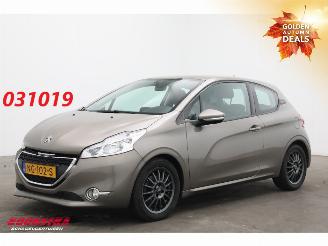 Schadeauto Peugeot 208 1.4 VTi Allure Airco Cruise AHK 2012/8