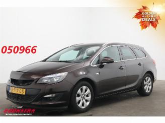Schadeauto Opel Astra Sports Tourer 1.4 Turbo Business + 2014/5