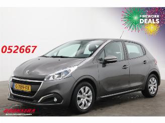 Unfallwagen Peugeot 208 1.2 PureT. Signature Navi Camera Carplay Airco Cruise 2019/7