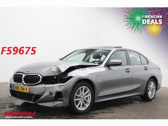 Voiture accidenté BMW 3-serie 330e Schuifdak 360° LED Cruise SHZ 4.216 km! 2025/8