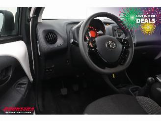 Toyota Aygo 1.0 VVT-i x-fun Airco Bluetooth Cruise 80.608 km! picture 18