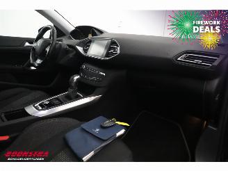 Peugeot 308 1.2 PureTech Aut. Allure Pano LED Navi Clima Cruise PDC picture 8