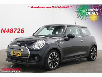 damaged passenger cars Mini Cooper SE Electric Yours 33 kWh Pano LED HUD H/K Leder SHZ Camera 60.571 km! 2020/10