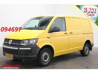 krockskadad bil bedrijf Volkswagen Transporter 2.0 TDI 150 PK L1-H1 2X Schuifdeur Airco Cruise AHK 2016/8