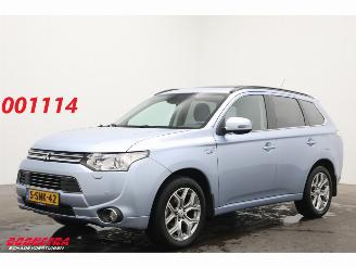 Vaurioauto  passenger cars Mitsubishi Outlander 2.0 PHEV 4WD Instyle+ ACC Schuifdak Leder Camera SHZ AHK 2013/11