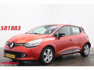 Voiture accidenté Renault Clio 0.9 TCe Life Navi Airco Cruise PDC 85.827 km! 2013/11