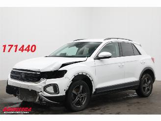 Schadeauto Volkswagen T-Roc 1.5 TSI DSG Life Edition LED ACC Virtual Navi Clima SHZ PDC 2024/10