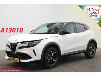 škoda osobní automobily Alfa Romeo Junior 1.2 Turbo Hybrid Ibrida Speciale Navi Clima Cruise Camera SHZ PDC 2025/1