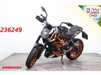 KTM 390 Duke ABS Arrow picture 1