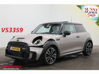 Unfallwagen Mini Cooper S 2.0 180 PK Aut. JCW Pano LED ACC Leder HUD Camera SHZ 2023/12