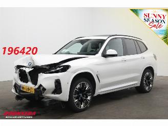 Unfallwagen BMW iX3 High Executive M Sport 80 kWh Pano ACC Memory Leder H/K Navi Camera PDC 2021/12