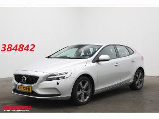 Damaged car Volvo V-40 2.0 T3 Momentum Navi Cruise SHZ PDC LMV 2016/9