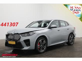 krockskadad bil auto BMW iX2 eDrive20 67 kWh M Sport Edition ACC Navi Clima Leder SHZ Virtual Apple/Android Camera PDC 2025/8