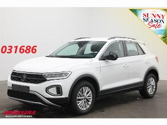 Coche accidentado Volkswagen T-Roc 1.0 TSI Life Edition LED Apple/Android SHZ PDC 2024/12