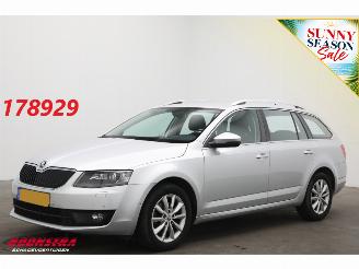 krockskadad bil auto Skoda Octavia Combi Combi 1.0 TSI DSG Greentech Style Business Navi Clima Cruise SHZ PDC AHK 2017/3