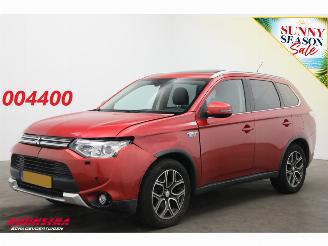 škoda osobní automobily Mitsubishi Outlander 2.0 PHEV 4WD Limited Edition X-Line Schuifdak Leder Navi Clima Cruise Camera AHK 2015/8