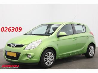 damaged passenger cars Hyundai I-20 1.2i i-Motion 5-drs Airco 100.323 km! 2011/5