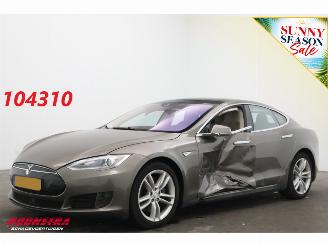 damaged passenger cars Tesla Model S 70D Pano ACC Leder Memory SHZ Virtual Camera PDC AHK 2015/12
