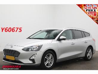 Damaged car Ford Focus 1.0 EcoBoost Cruise Navi Airco Apple/Android Camera PDC AHK 2020/10