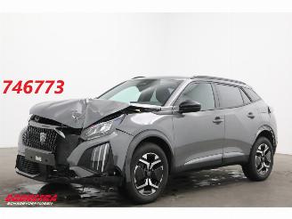 krockskadad bil auto Peugeot 2008 1.2 PureTech 100 Allure Apple/Android Navi Clima Cruise PDC 10.143 km! 2025/10