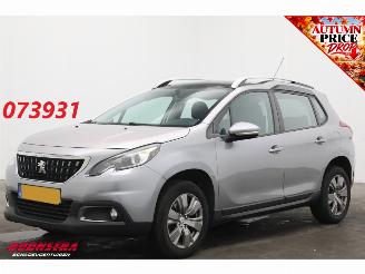 Schadeauto Peugeot 2008 1.2 PureTech Access Pano Cruise Navi Airco Apple/Android PDC 2017/6