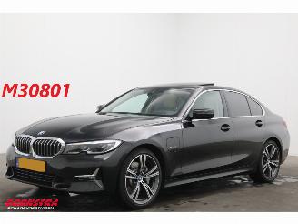 Tweedehands auto BMW 3-serie 330e High Executive HUD Pano Memory Camera SHZ Leder LED 2022/2