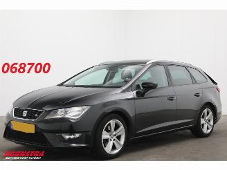 krockskadad bil auto Seat Leon ST 1.4 EcoTSI FR Connect Pano Cruise Navi Clima Apple/Android PDC AHK 2015/12