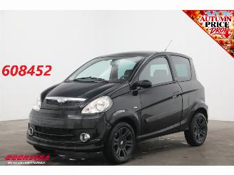 krockskadad bil brommobiel Microcar  M.GO Cream Leder LMV 2011/1