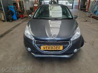 Salvage car Peugeot 208 208 I (CA/CC/CK/CL), Hatchback, 2012 / 2019 1.2 Vti 12V PureTech 82 2012/11