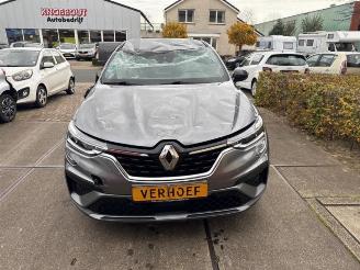 Vrakbiler auto Renault Arkana Arkana (RJLL), SUV, 2020 1.6 E-Tech 145 16V 2021/10