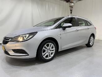 uszkodzony samochody osobowe Opel Astra SPORTS TOURER 1.6 CDTI 2018/6