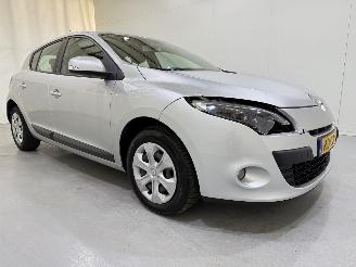 uszkodzony samochody osobowe Renault Mégane HB 1.5 dCi FAP Dynamique 2011/11